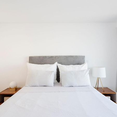Luxury Suite With Balcony And Shared Accommodation In The Parque Eduardo VII Area Lisbon Luaran gambar