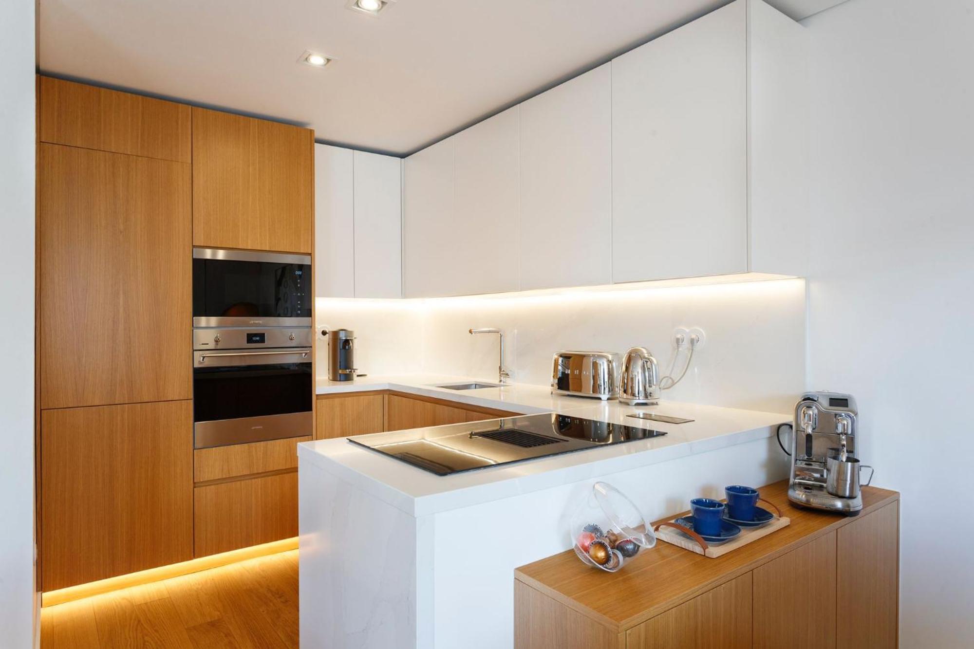 Luxury Suite With Balcony And Shared Accommodation In The Parque Eduardo VII Area Lisbon Luaran gambar