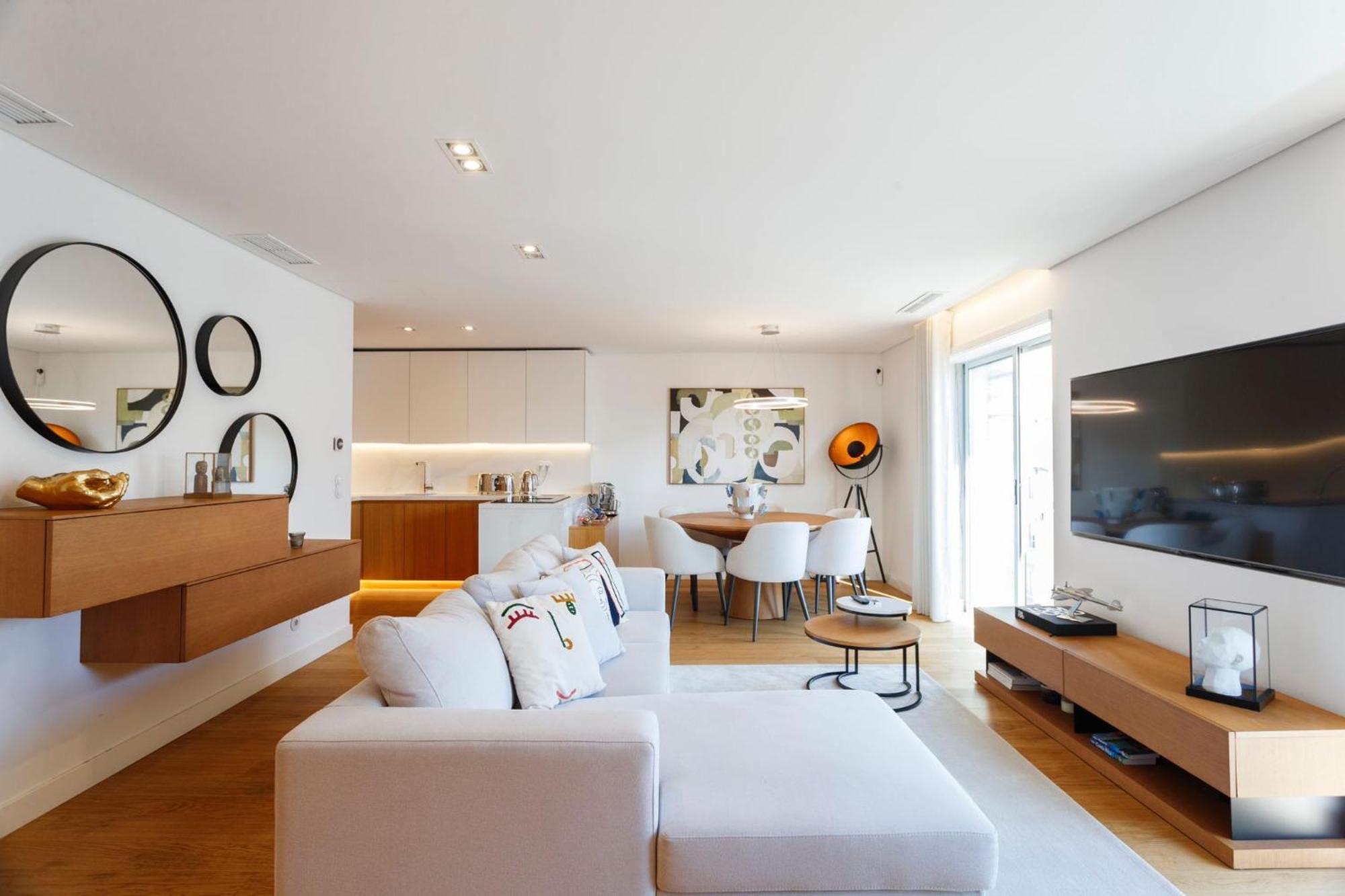 Luxury Suite With Balcony And Shared Accommodation In The Parque Eduardo VII Area Lisbon Luaran gambar