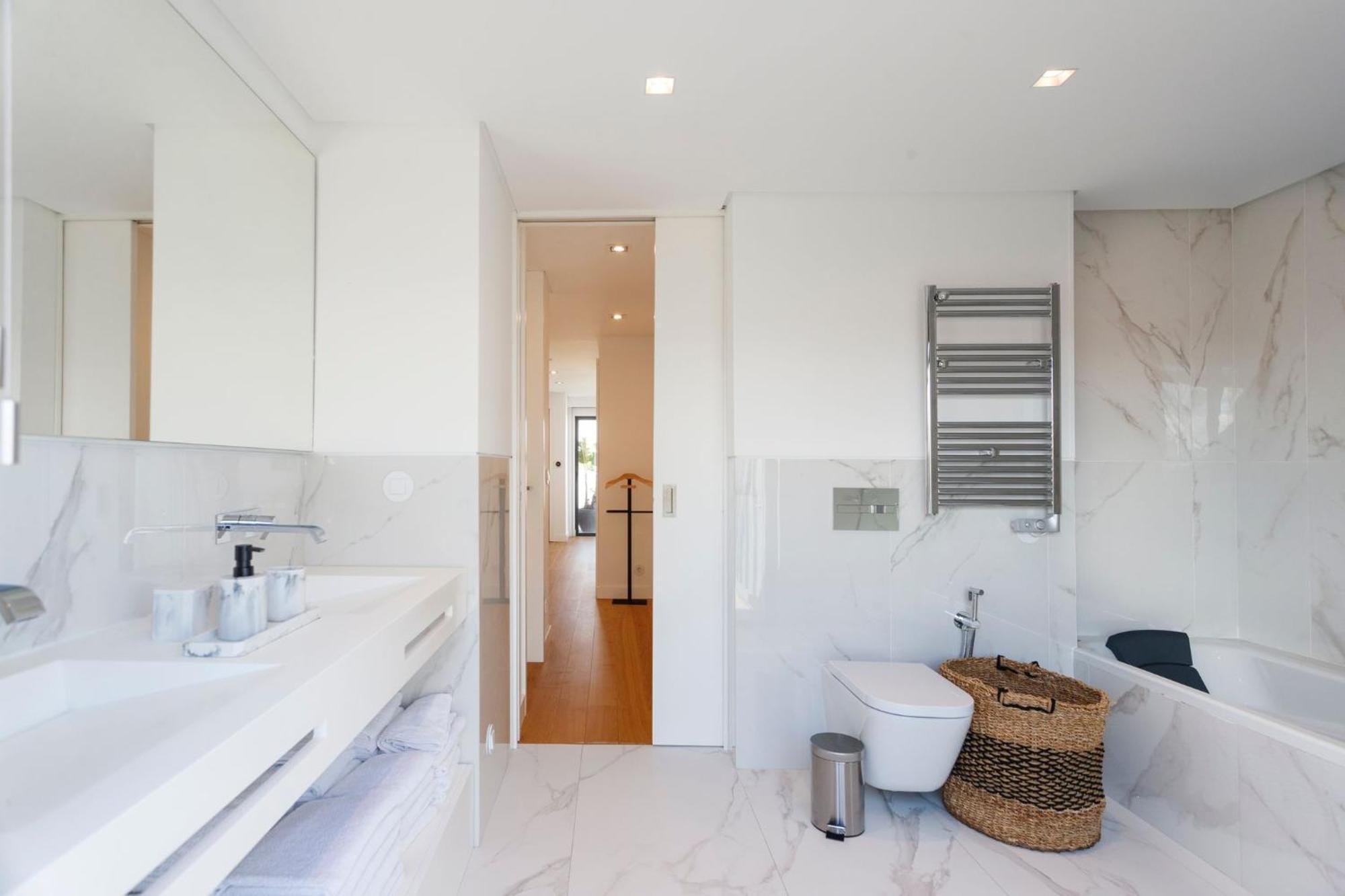 Luxury Suite With Balcony And Shared Accommodation In The Parque Eduardo VII Area Lisbon Luaran gambar
